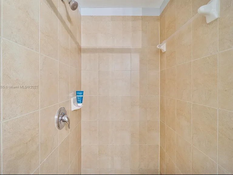 9461 SW 172nd Ave — Photo 14