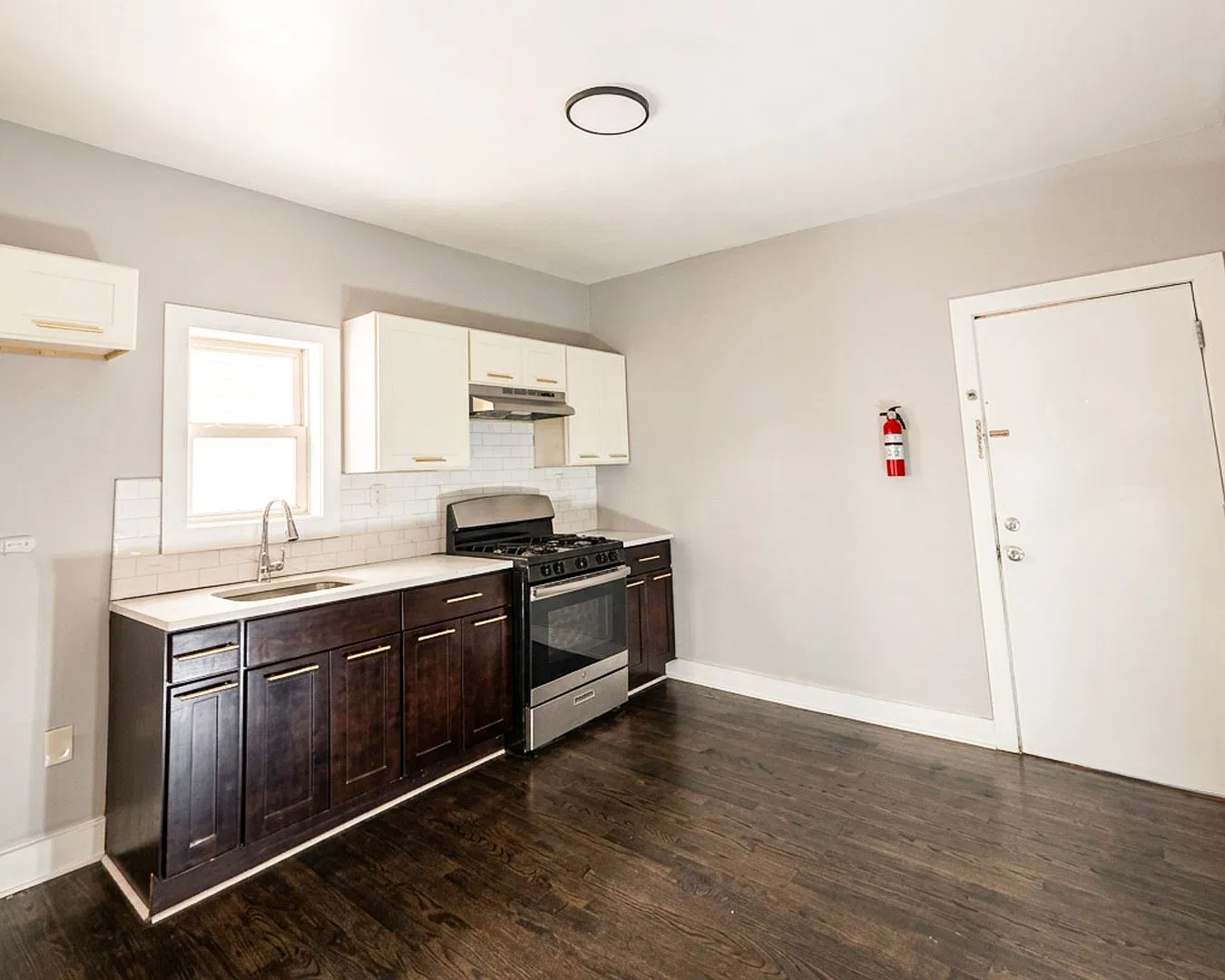 272 W Runyon St — Photo 1