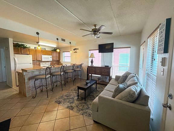 3rd image of 121 E Retama St #302