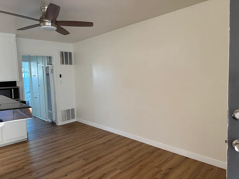 102 Vista Del Mar #G — Photo 8