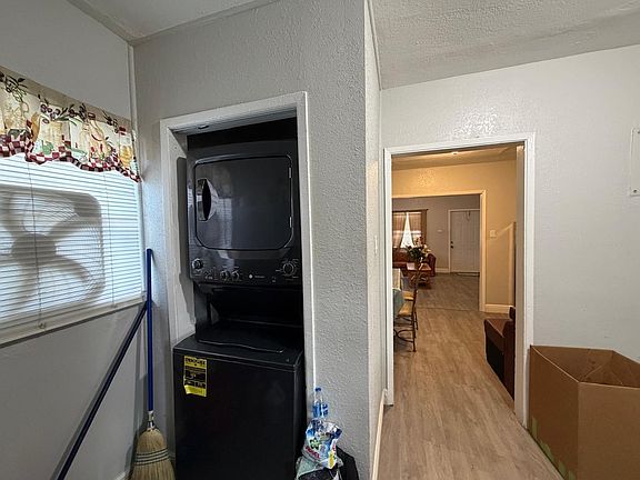 2nd image of 405 NW 18th Avenue