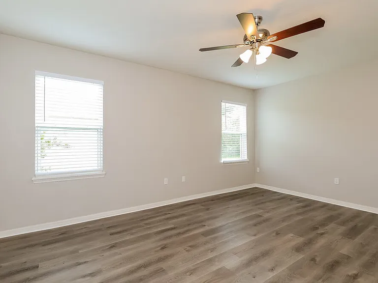 4804 Ashurst St — Photo 10