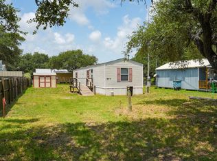 907 N 10th St, Fulton, TX 78382