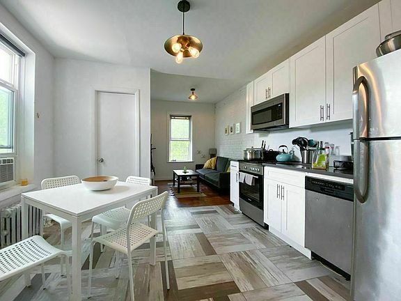 4th image of 1129 Rogers Ave #3F