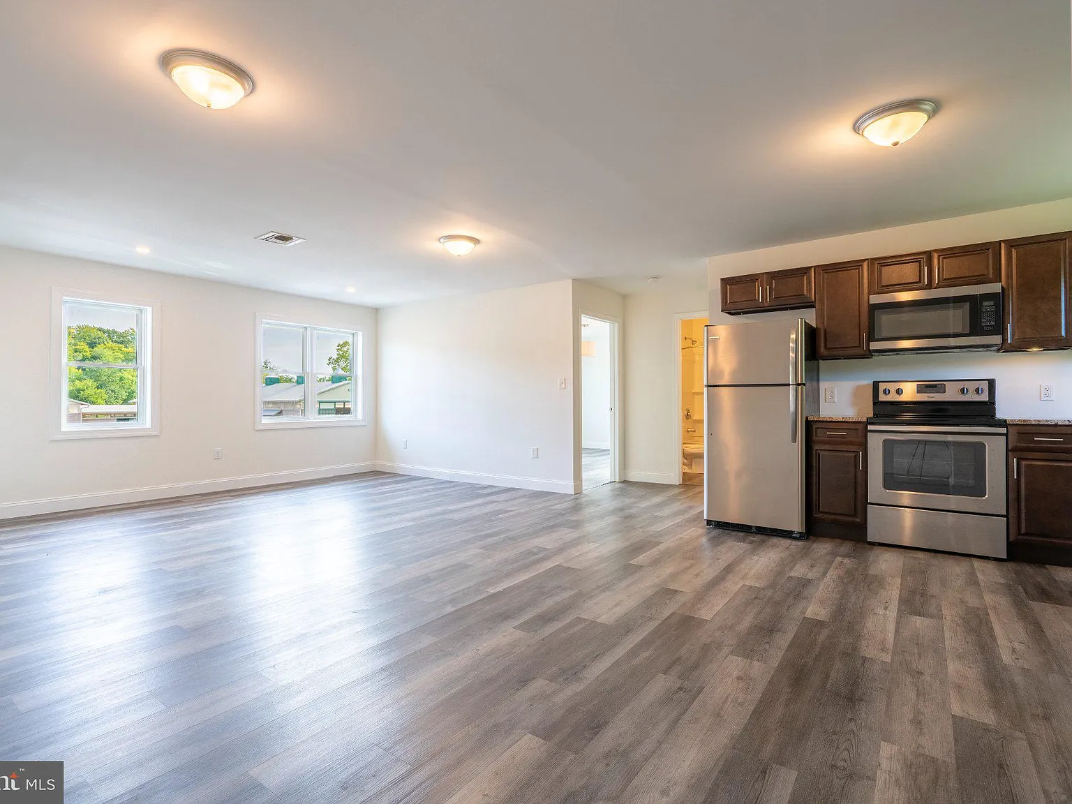 2 bed, 1.0 bath, 800 sqft, $2,500 — Photo 4