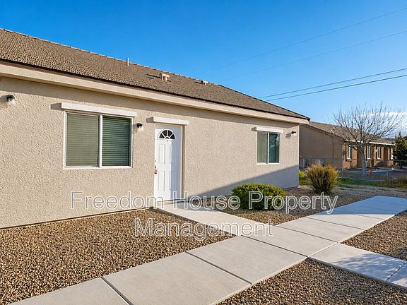 2nd image of 1121 Sixshooter Ave #2