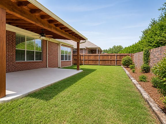 3rd image of 15832 Coyote Hill Dr