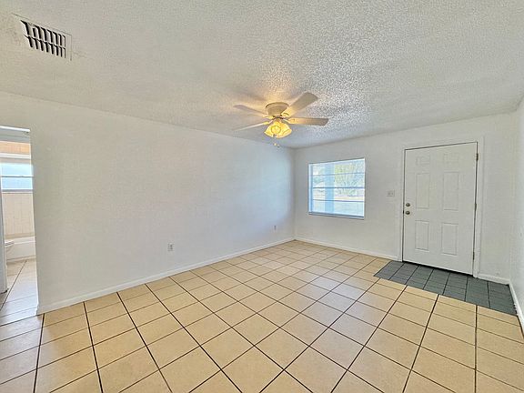 4th image of 2571-2575 Elm Ave
