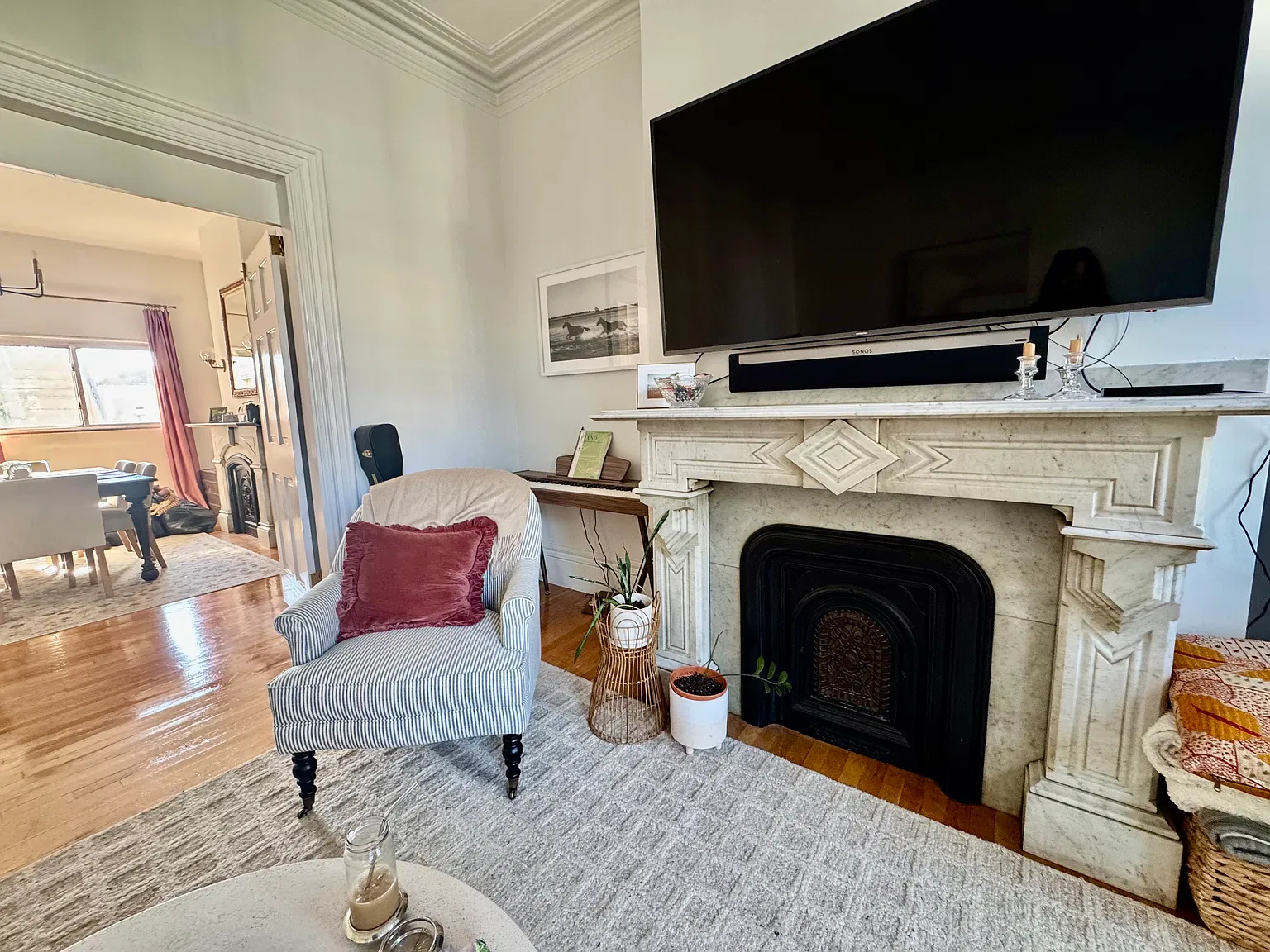 2 bed, 1.5 bath, 1100 sqft, $3,900 — Photo 3