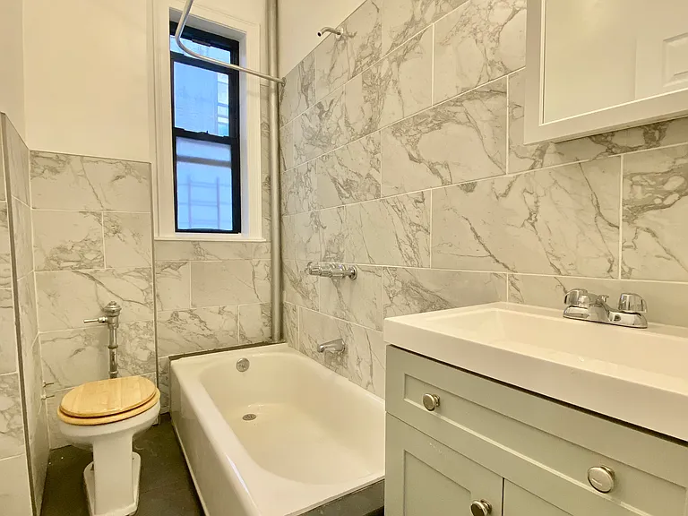 295 Parkside Ave #3C — Photo 10