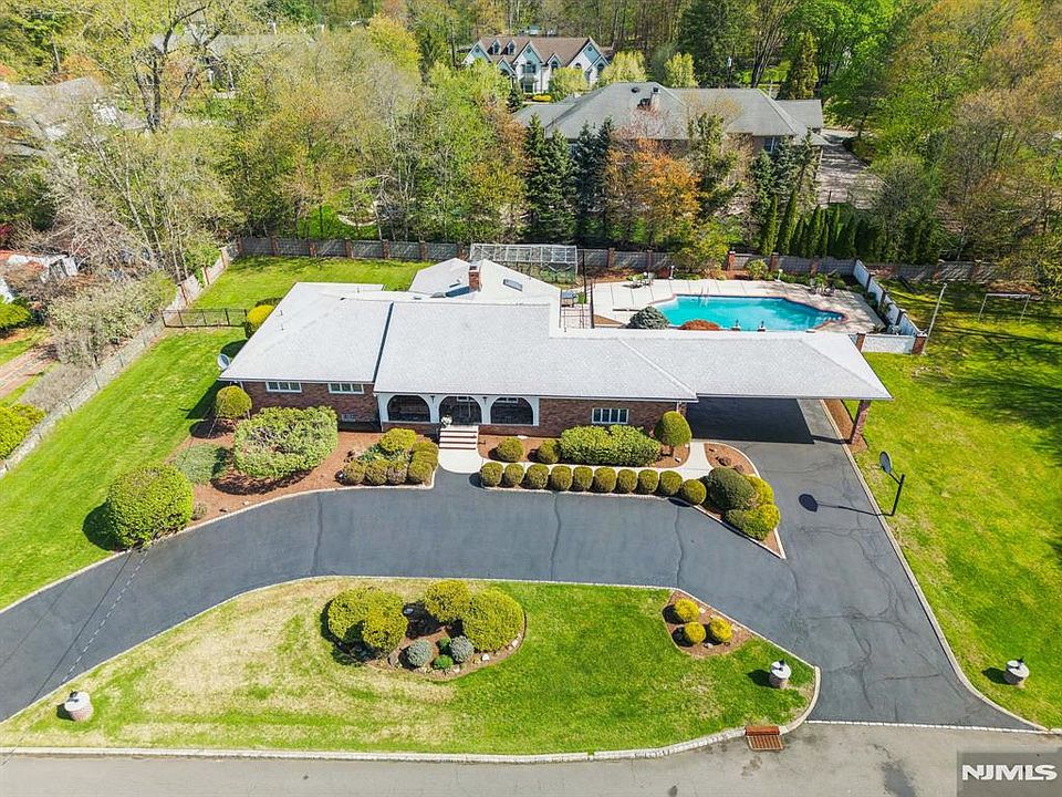 1st image of 35 Grandview Ave