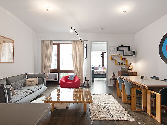 3rd image of 121 W 118th St #2