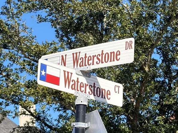 6 Waterstone Ct, Montgomery, TX 77356