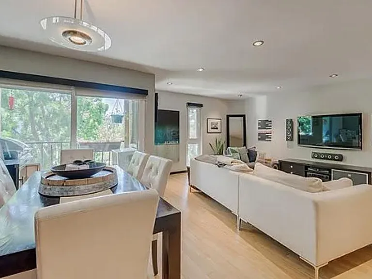 11789 Montana Ave #7 — Photo 4