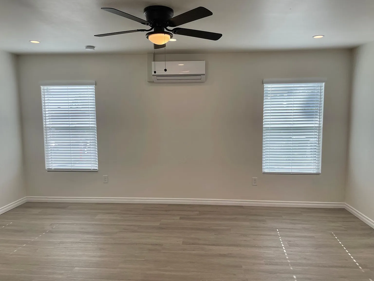 423 Palmbark St — Photo 3