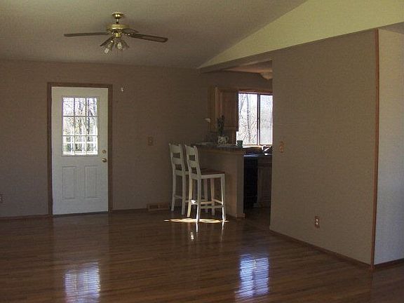 3rd image of 4517 Village Dr