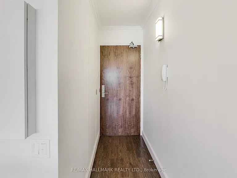 914 Yonge St #1509 — Photo 5