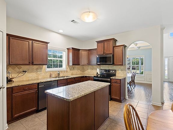 5th image of 1809 Creek Stone Dr