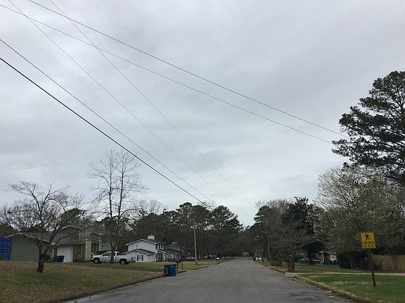 4th image of 1111 Louise Dr SE
