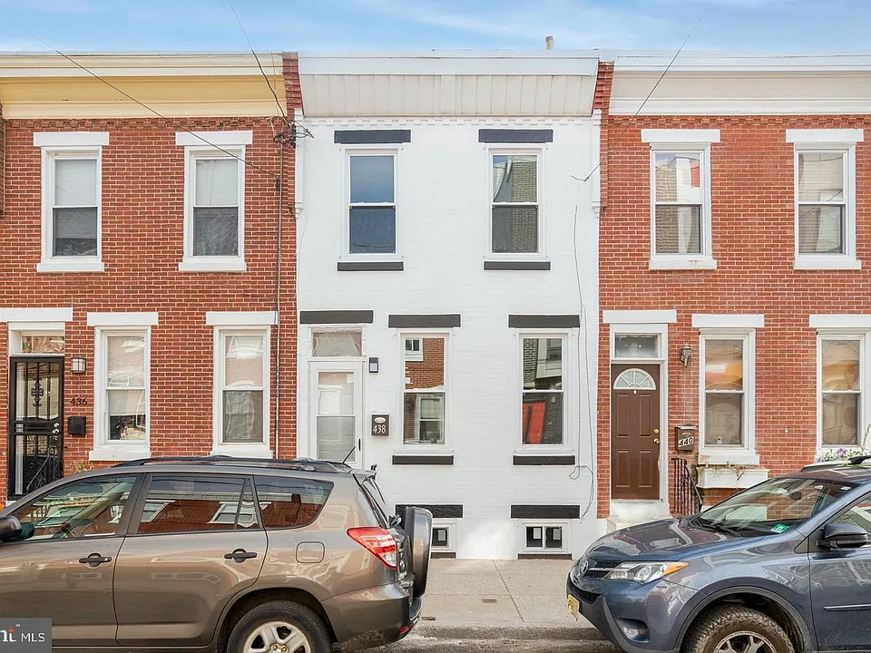 438 Dudley St