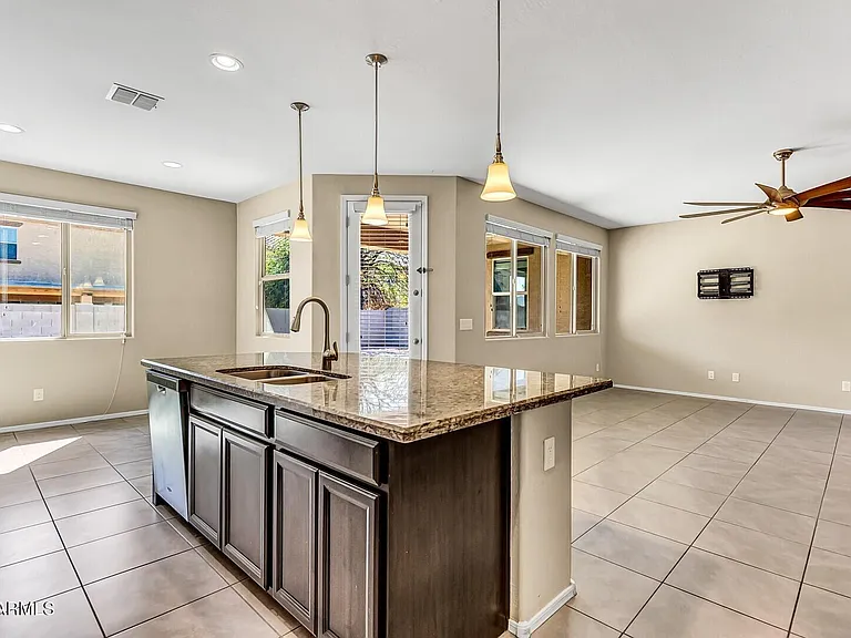 5429 W Lydia Ln — Photo 16