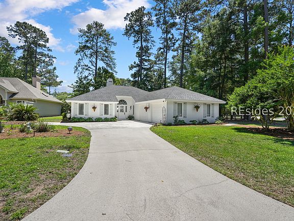 3rd image of 17 Pipers Pond Rd