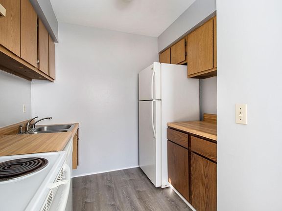 3rd image of 5955 Briarcliff Ln APT A