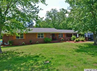 2106 Barkley Bridge Rd SW, Hartselle, AL 35640