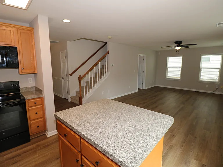 4022 Linsbury Ct — Photo 6