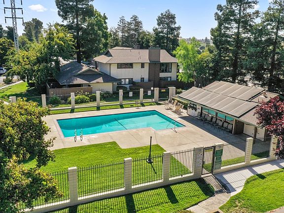 3rd image of 1707 Mahogany Way #49