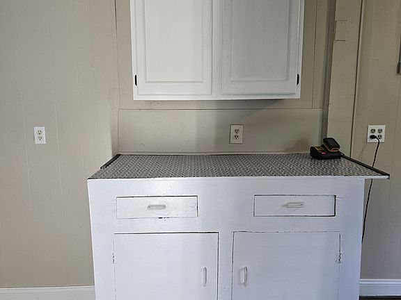 4th image of 1038 Middle St
