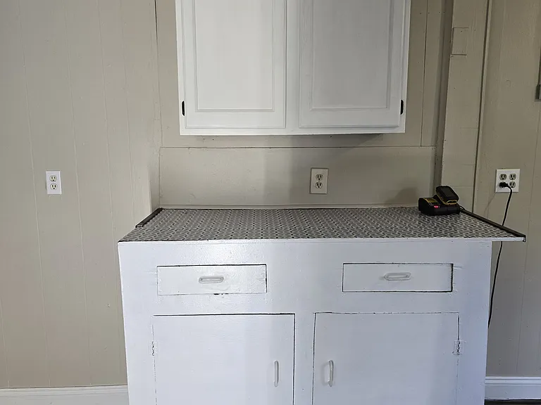 1038 Middle St — Photo 4
