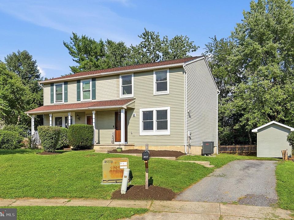 1st image of 1572 Carey Pl
