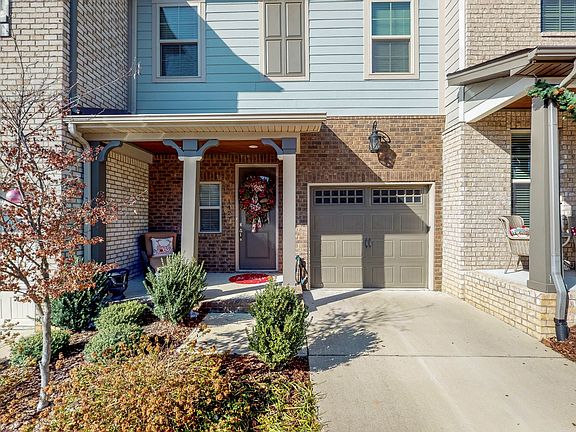 2nd image of 1427 Channing Dr