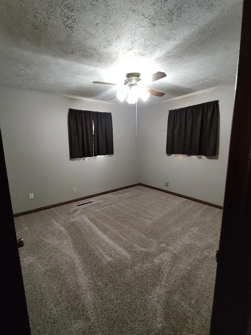 3 bed, 1374 sqft, $1,100 — Photo 3