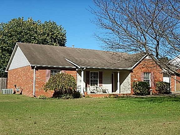 3rd image of 1205 Bolton Dr