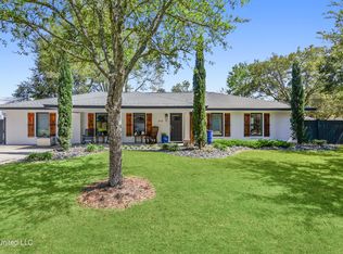 414 McNamee Ave, Ocean Springs, MS 39564