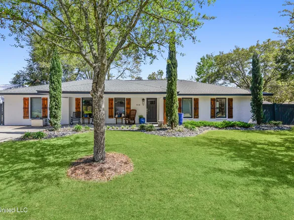 414 McNamee Ave, Ocean Springs, MS 39564