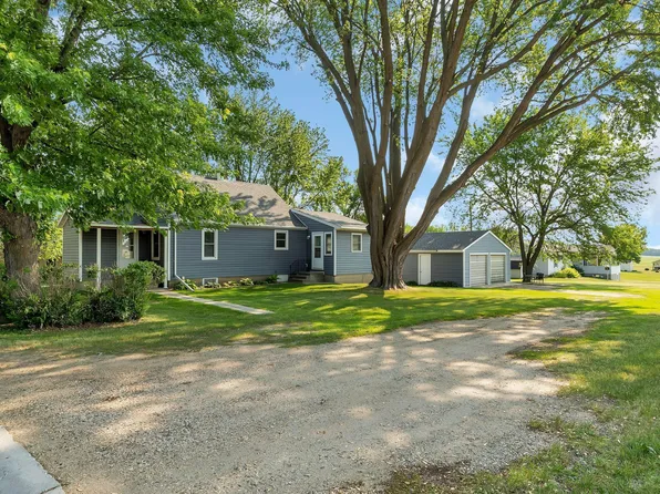 305 NE 4th St, Buffalo Lake, MN 55314