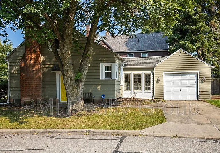 1547 Sherbrook Rd — Photo 3