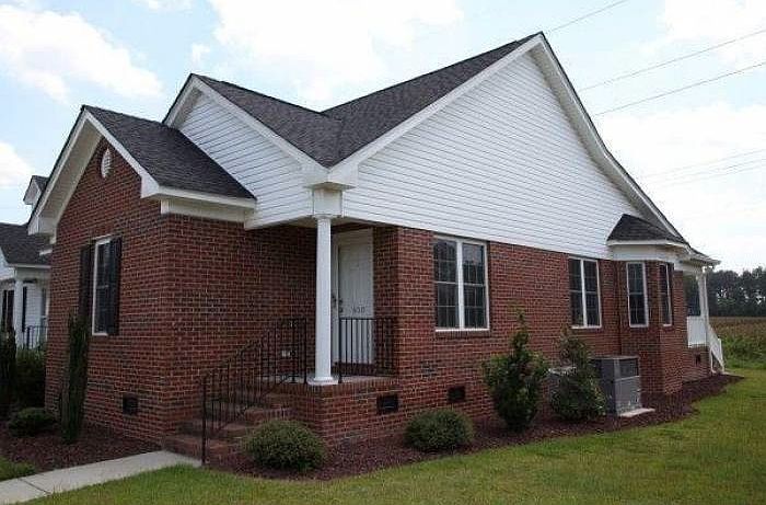 1st image of 650 Amberdale West Cir