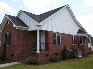 650 Amberdale West Cir, Lumberton, NC 28358