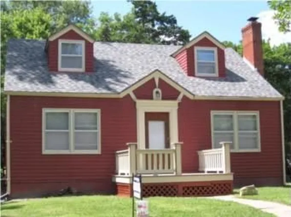 1823 Illinois St, Lawrence, KS 66044