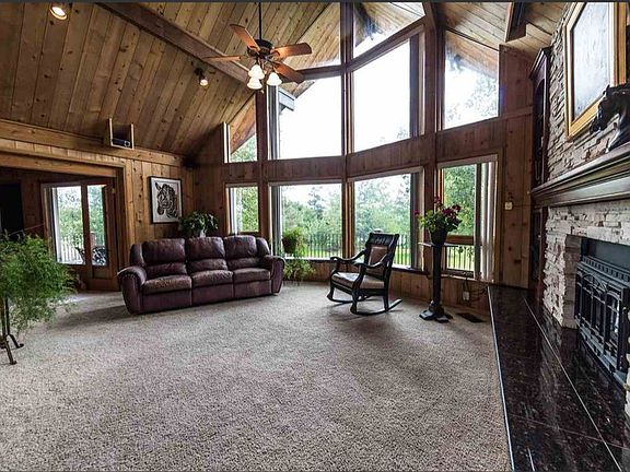 21 feet of Granite seating