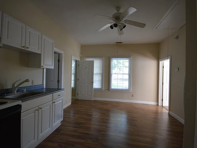 542 E Anderson St #A — Photo 9