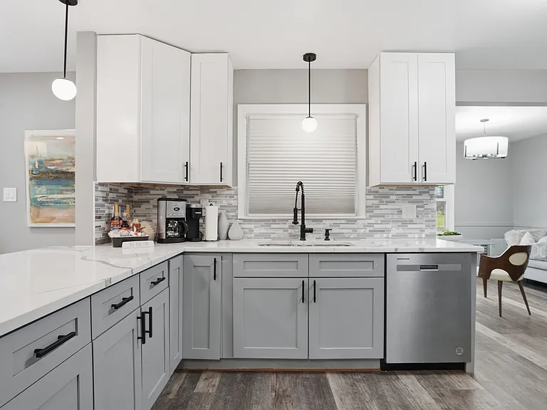 1865 W 64th Pl — Photo 9
