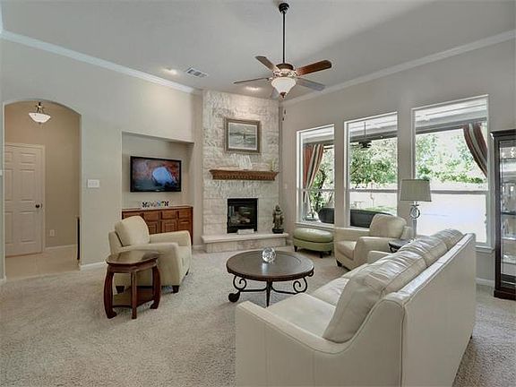 5th image of 1301 Quiet Creek Dr