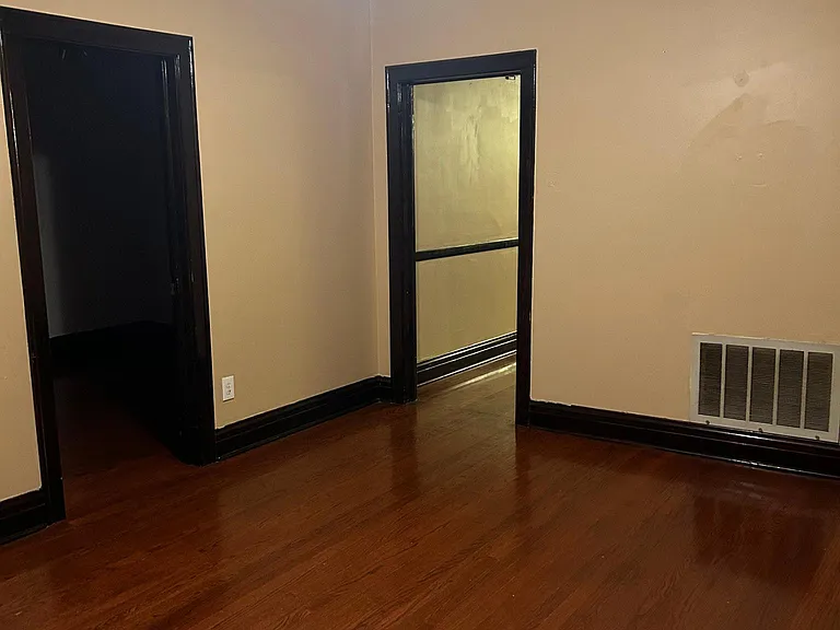 4505 S Saint Louis Ave #2 — Photo 4