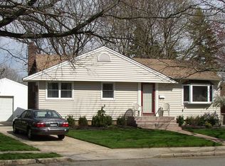 3875 Priscilla Pl, Seaford, NY 11783