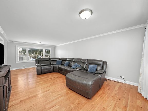 5th image of 10545 S 82nd Ave